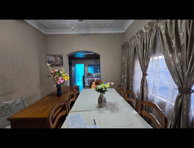 3 BEDROOM FREEHOLD FOR SALE IN REGENTS PARK